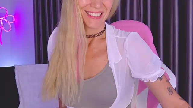 betty xoxoo online show from 28, 6, 2026