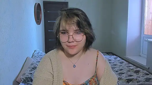 Snapshot of Lily-Violet chatting on 23, 3, 2026 Lily-Violet online show from 23, 3, 2026