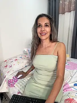 Snapshot of sandrafarrely chatting on 4, 12, 2025 sandrafarrely online show from 4, 12, 2025