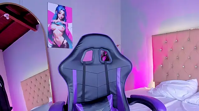 EmmaLawrence  online show from 14, 12, 2025