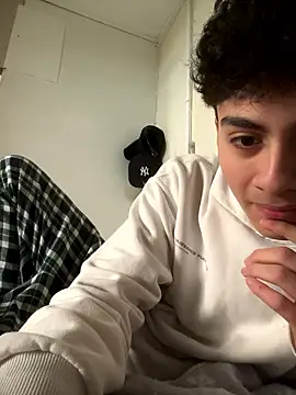 Snapshot of hungspanishtwink chatting on 7, 1, 2026 hungspanishtwink online show from 7, 1, 2026