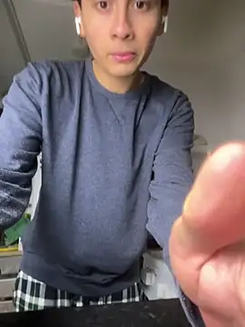 Snapshot of hungspanishtwink chatting on 1, 2, 2026 hungspanishtwink online show from 1, 2, 2026