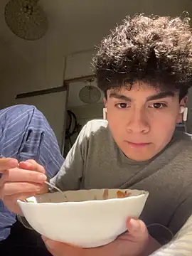 Snapshot of hungspanishtwink chatting on 24, 2, 2026 hungspanishtwink online show from 24, 2, 2026