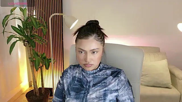 Snapshot of victoria___moon chatting on 27, 2, 2026 victoria moon online show from 27, 2, 2026