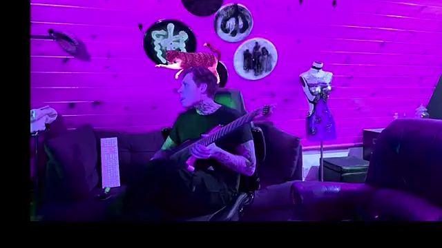 siphonophordustbunny online show from 5, 12, 2025