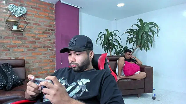 HotThreesoome online show from 16, 1, 2026