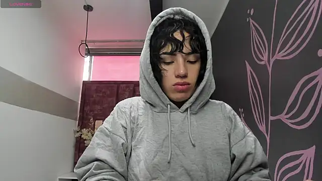 Kiara Fox   online show from 21, 3, 2026