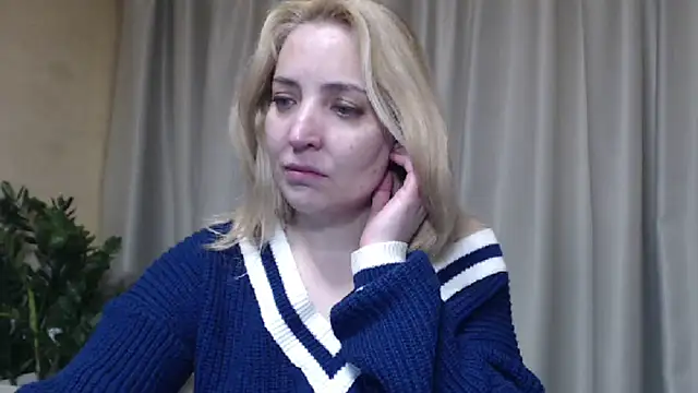 Snapshot of sweetpussy chatting on 21, 4, 2026 sweetpussy online show from 21, 4, 2026