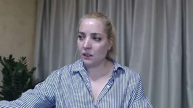Snapshot of sweetpussy chatting on 8, 5, 2026 sweetpussy online show from 8, 5, 2026