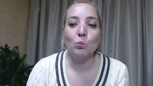 Snapshot of sweetpussy chatting on 10, 5, 2026 sweetpussy online show from 10, 5, 2026