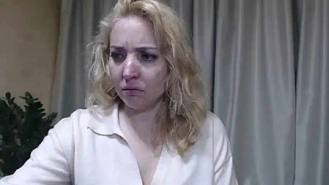 Snapshot of sweetpussy chatting on 17, 5, 2026 sweetpussy online show from 17, 5, 2026