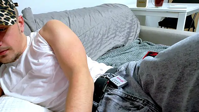 Snapshot of Brellisimo chatting on 13, 12, 2025 Brellisimo online show from 13, 12, 2025