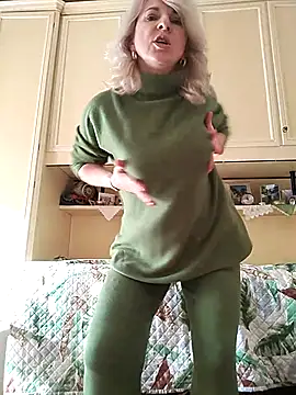 Snapshot of AhlyssaLove1155 chatting on 22, 12, 2025 AhlyssaLove1155 online show from 22, 12, 2025