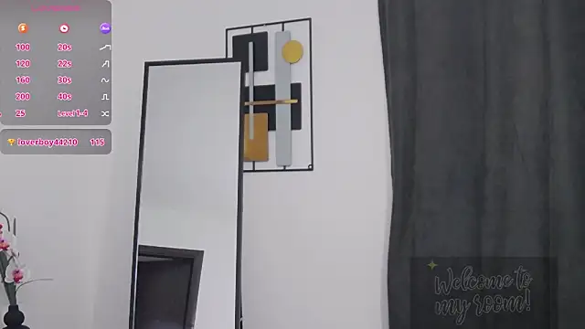 SoniaMoonnnn online show from 15, 1, 2026