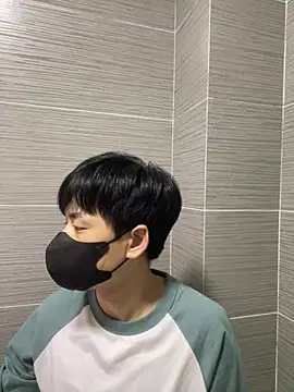 kimze7 online show from 6, 4, 2026