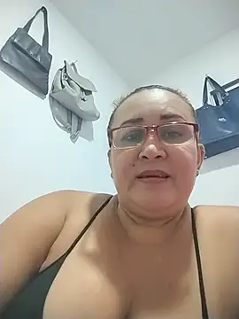 Nini Love  online show from 13, 3, 2026