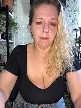 Snapshot of JenniferCarmen chatting on 20, 6, 2026 JenniferCarmen online show from 20, 6, 2026