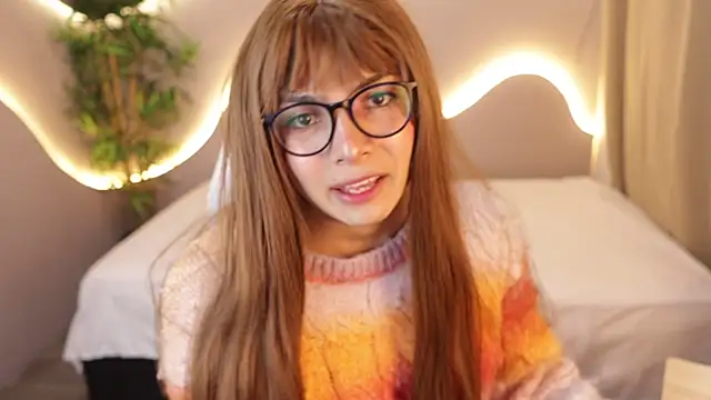 Snapshot of simone_sky chatting on 24, 2, 2026 simone sky online show from 24, 2, 2026