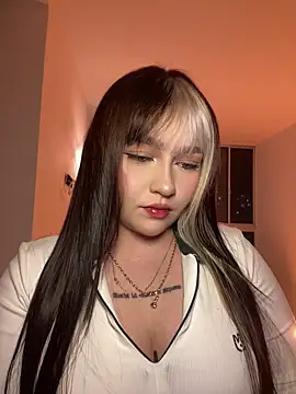 Snapshot of Daniela_ruizz chatting on 27, 6, 2026 Daniela ruizz online show from 27, 6, 2026