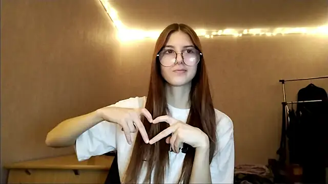 VictorinaMccorey online show from 5, 1, 2026