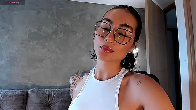 Snapshot of ValerieAustin chatting on 24, 11, 2025 ValerieAustin online show from 24, 11, 2025