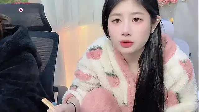 Yvonne-07 online show from 22, 12, 2025