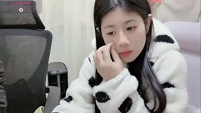 Yvonne-07 online show from 9, 1, 2026