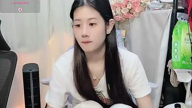 Yvonne-07 online show from 25, 3, 2026