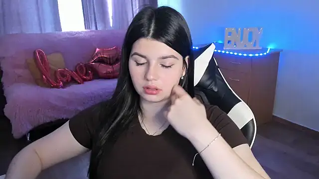Snapshot of KisaModel chatting on 14, 6, 2026 KisaModel online show from 14, 6, 2026