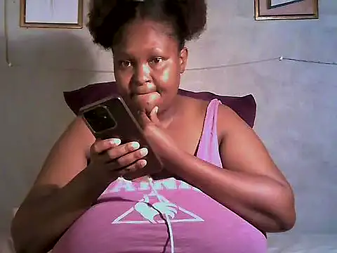 sweetmilkylady online show from 13, 4, 2026