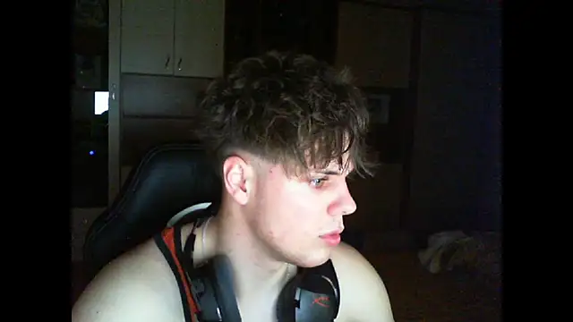 GymGuy0505 online show from 16, 12, 2025