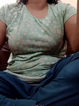 nosrat014 online show from 10, 2, 2026