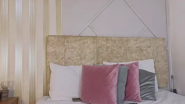 amber  moon  online show from 20, 12, 2025