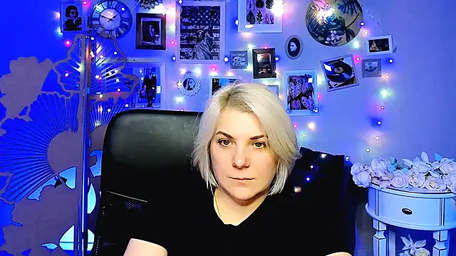 EvaEvals online show from 17, 12, 2025