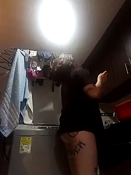 Divine Pouvoir online show from 16, 4, 2026