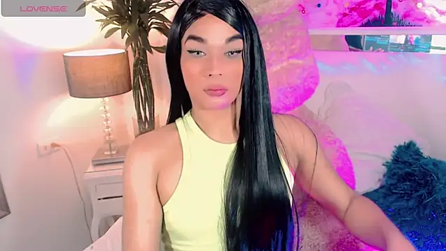 agathaferrer3 online show from 16, 12, 2025