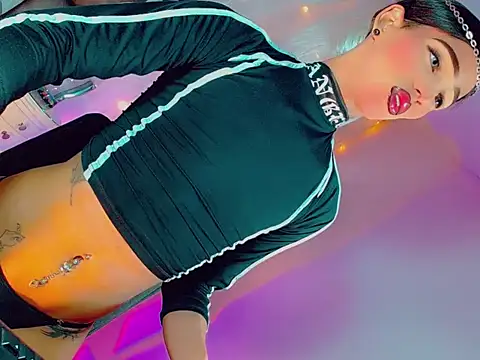 agathaferrer3 online show from 9, 2, 2026