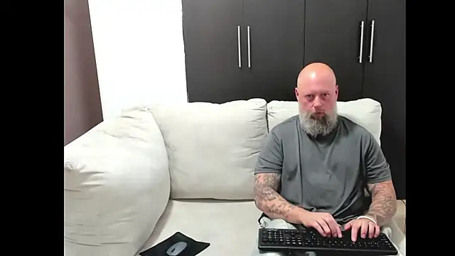 Snapshot of Aurora_and_the_beast chatting on 2, 3, 2026 Aurora and the beast online show from 2, 3, 2026