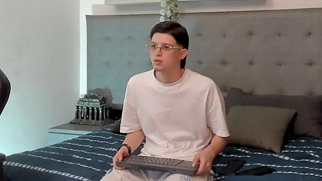 sebastamayo  online show from 3, 2, 2026