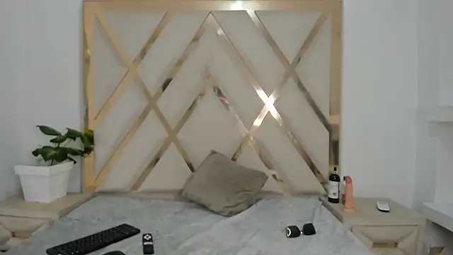 Selenaasm online show from 5, 2, 2026