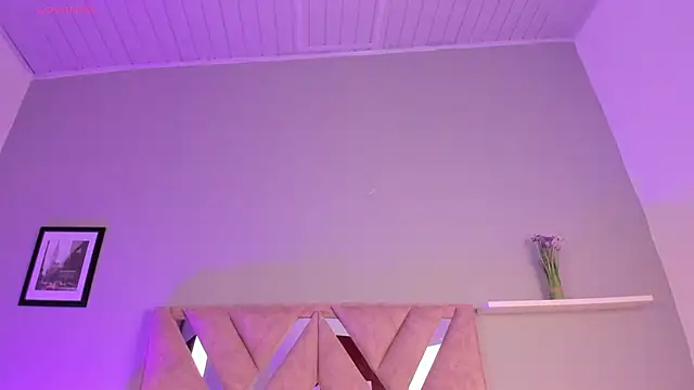 Amelia Saenz  online show from 8, 4, 2026