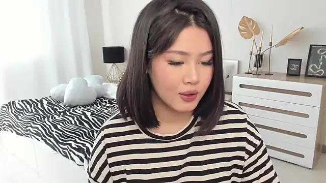 Brunette Charm online show from 11, 3, 2026