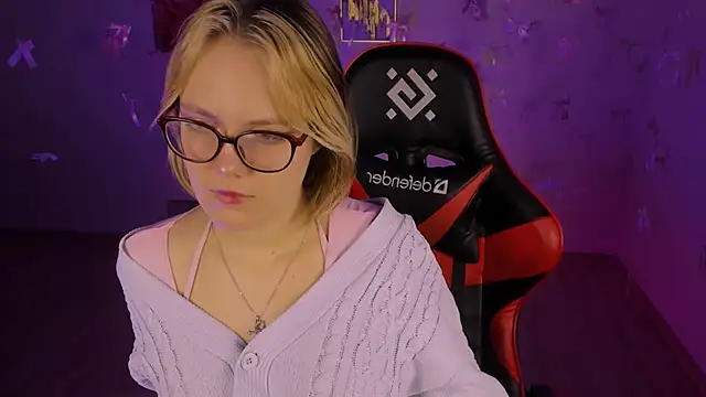 Snapshot of madeline_doll chatting on 20, 2, 2026 madeline doll online show from 20, 2, 2026