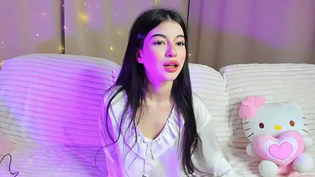 Snapshot of LisaColee chatting on 16, 6, 2026 LisaColee online show from 16, 6, 2026