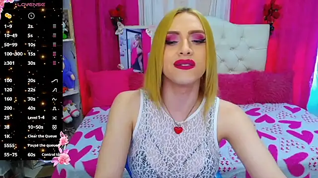 Snapshot of golden_girl01 chatting on 27, 5, 2026 golden girl01 online show from 27, 5, 2026
