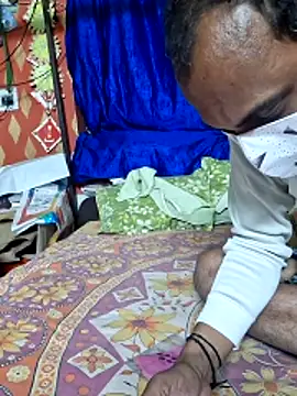 Snapshot of Mr-Mrs-couple chatting on 20, 12, 2025 Mr-Mrs-couple online show from 20, 12, 2025