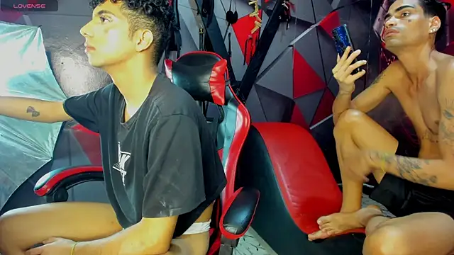 Hot Boys Without Limits online show from 17, 12, 2025