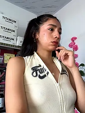 lunaluxury22 online show from 19, 1, 2026