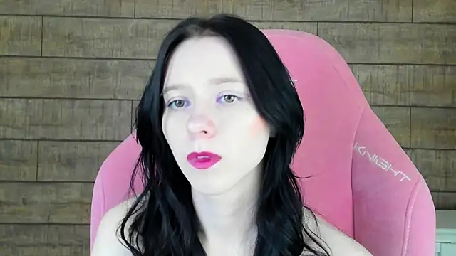 Snapshot of ArinaKubrick chatting on 21, 4, 2026 ArinaKubrick online show from 21, 4, 2026