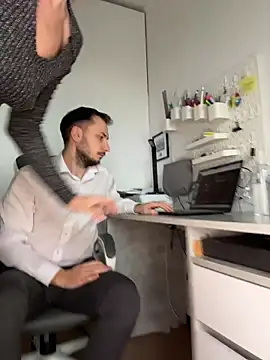 Lovebackground online show from 3, 4, 2026